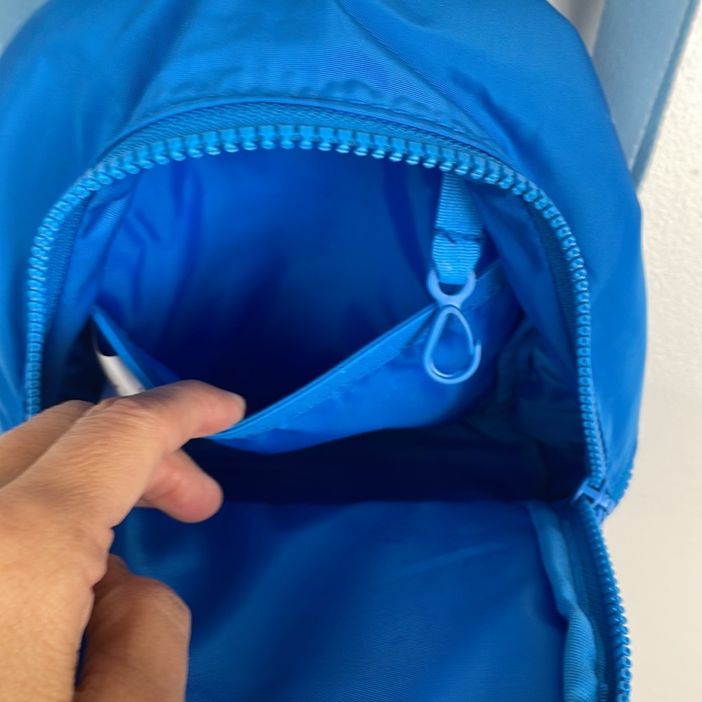 NWOT Small Reebok Backpack Color Blue - Picture 8 of 9